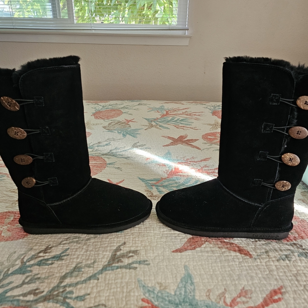 BearPaw Women's Lori Boot Black size 10